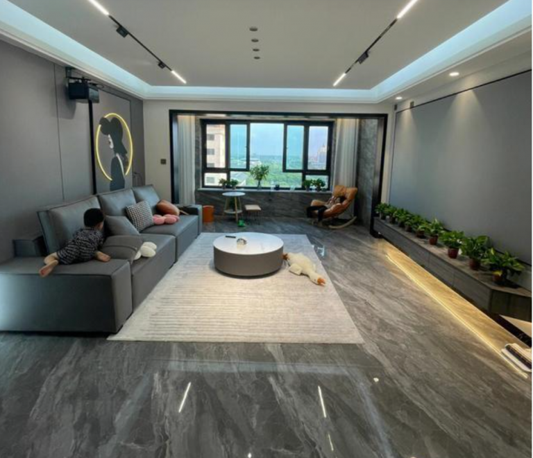 她家花了20萬多裝修新房，電視墻太簡單了，舒服又漂亮！